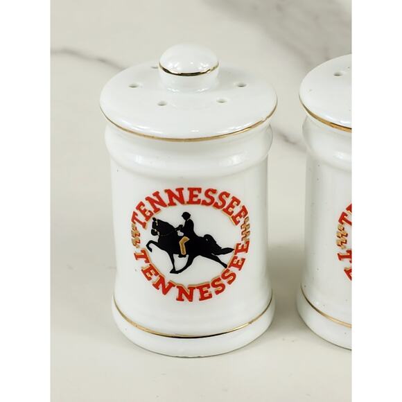 Salt & Pepper Shakers Tennessee Souvenir 80's Porcelain 2 3/4" Gold Trim Vintage - Picture 2 of 12